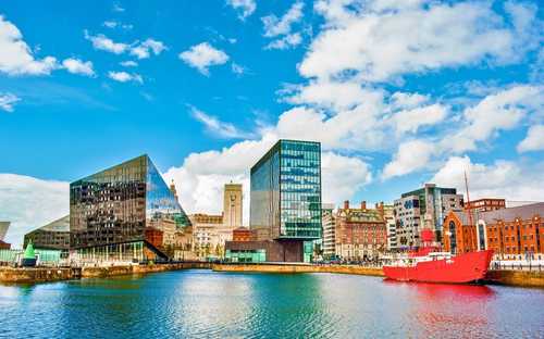 Autobús turístico por Liverpool Autobús descapotable turístico en el puerto de Liverpool